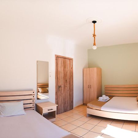 Paralía Μpasias Apartments מראה חיצוני תמונה