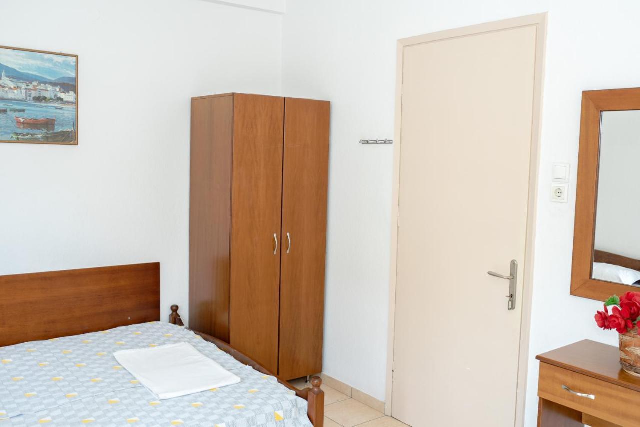 Paralía Μpasias Apartments מראה חיצוני תמונה