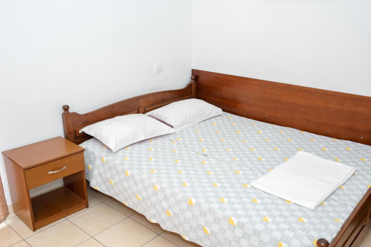 Paralía Μpasias Apartments מראה חיצוני תמונה