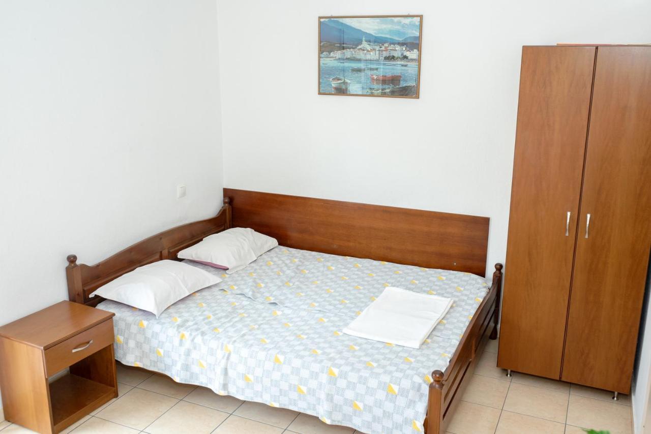 Paralía Μpasias Apartments מראה חיצוני תמונה