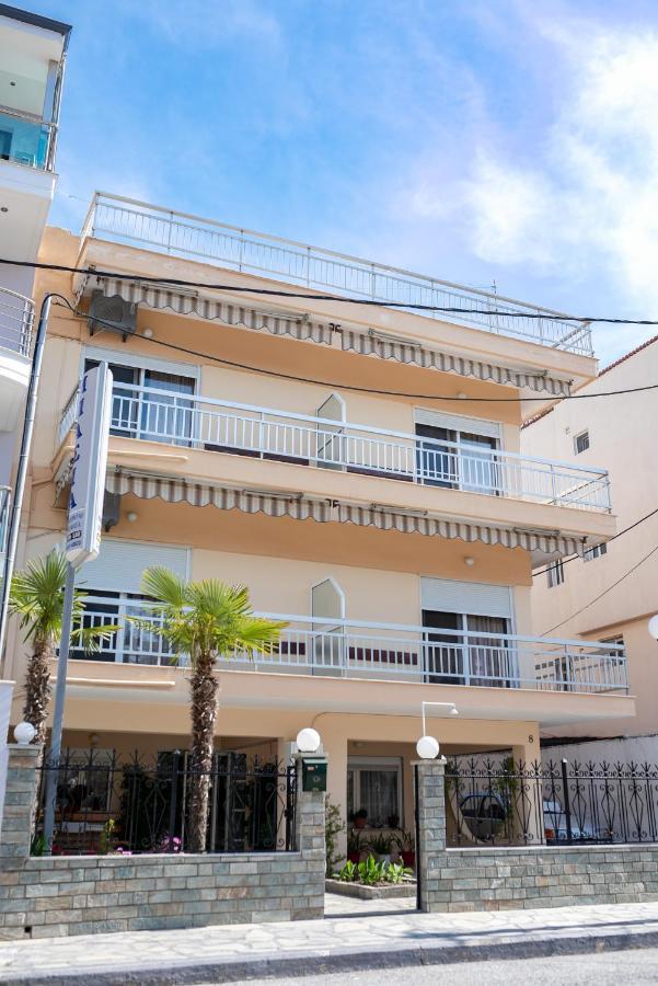 Paralía Μpasias Apartments מראה חיצוני תמונה