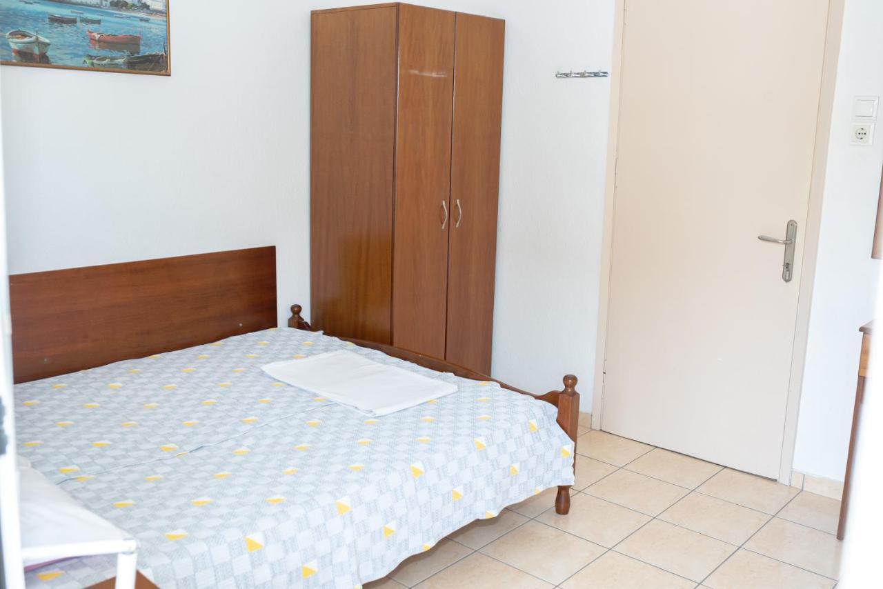Paralía Μpasias Apartments מראה חיצוני תמונה
