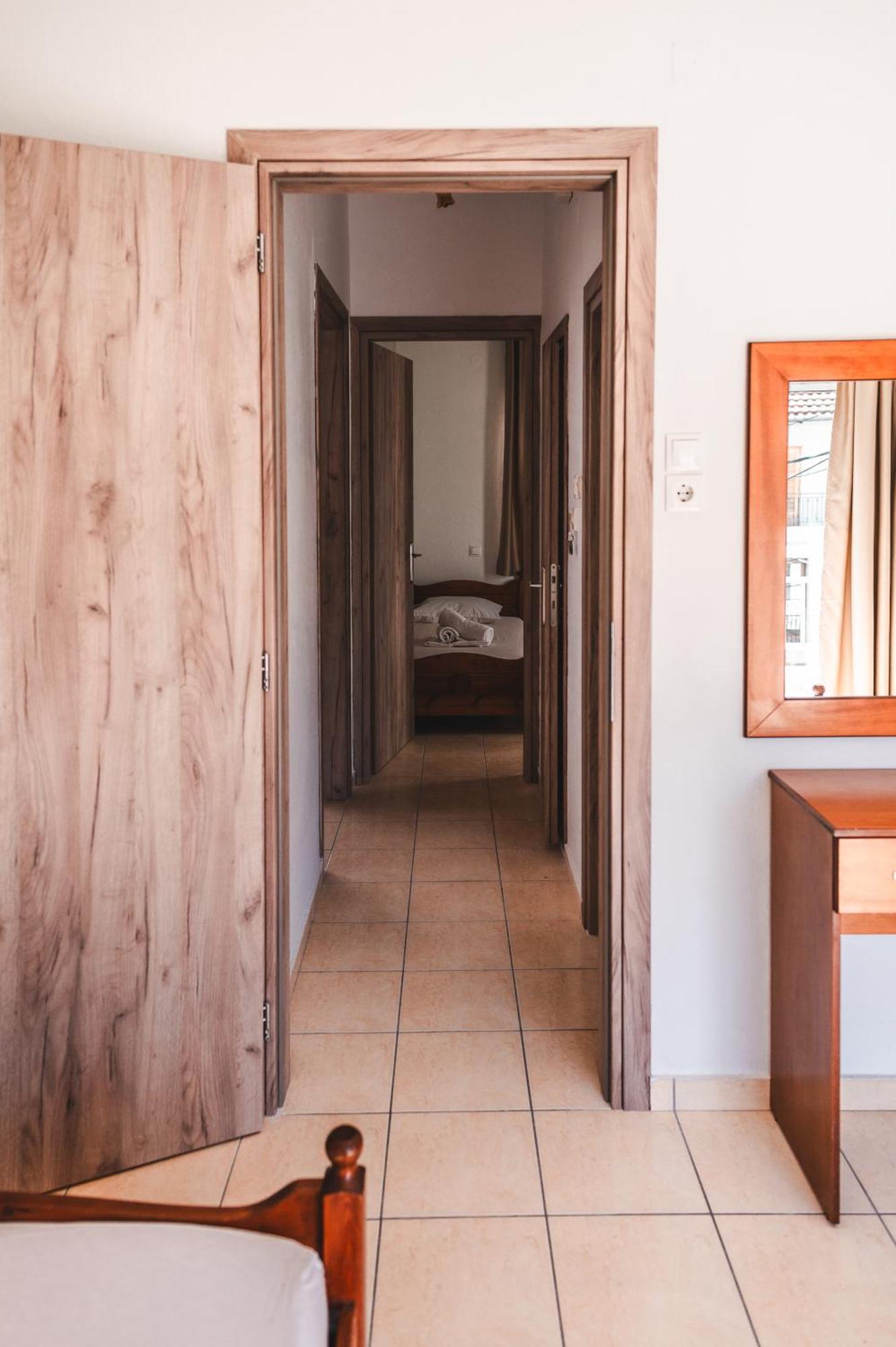 Paralía Μpasias Apartments מראה חיצוני תמונה