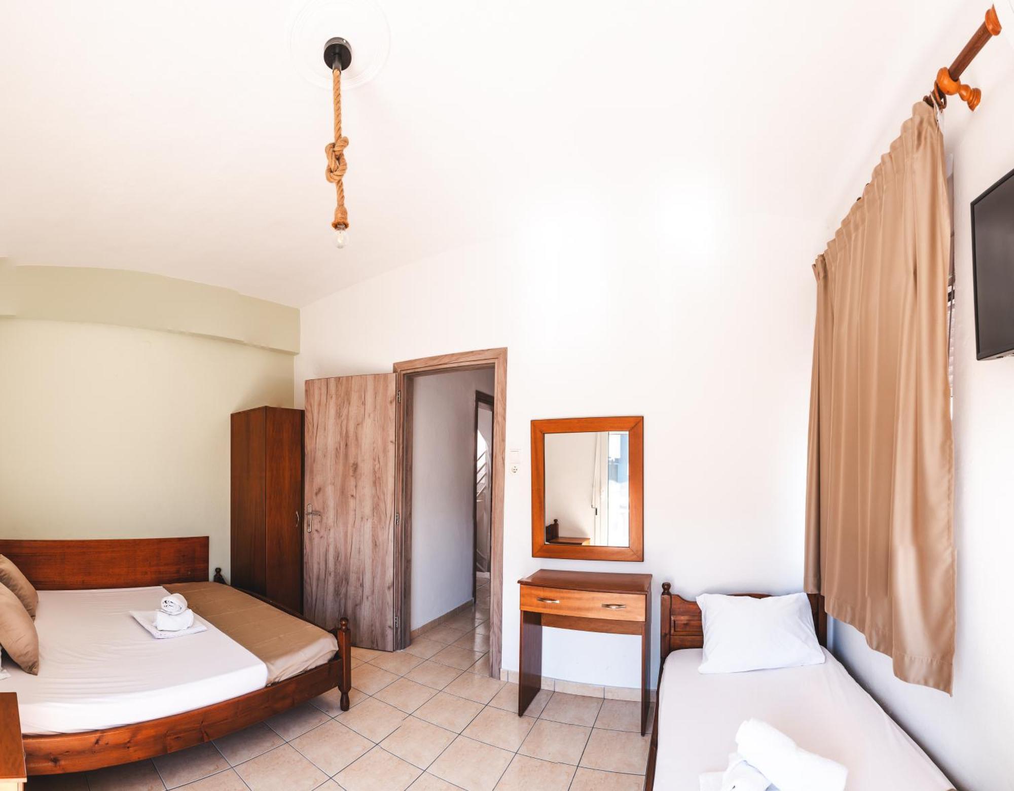 Paralía Μpasias Apartments מראה חיצוני תמונה