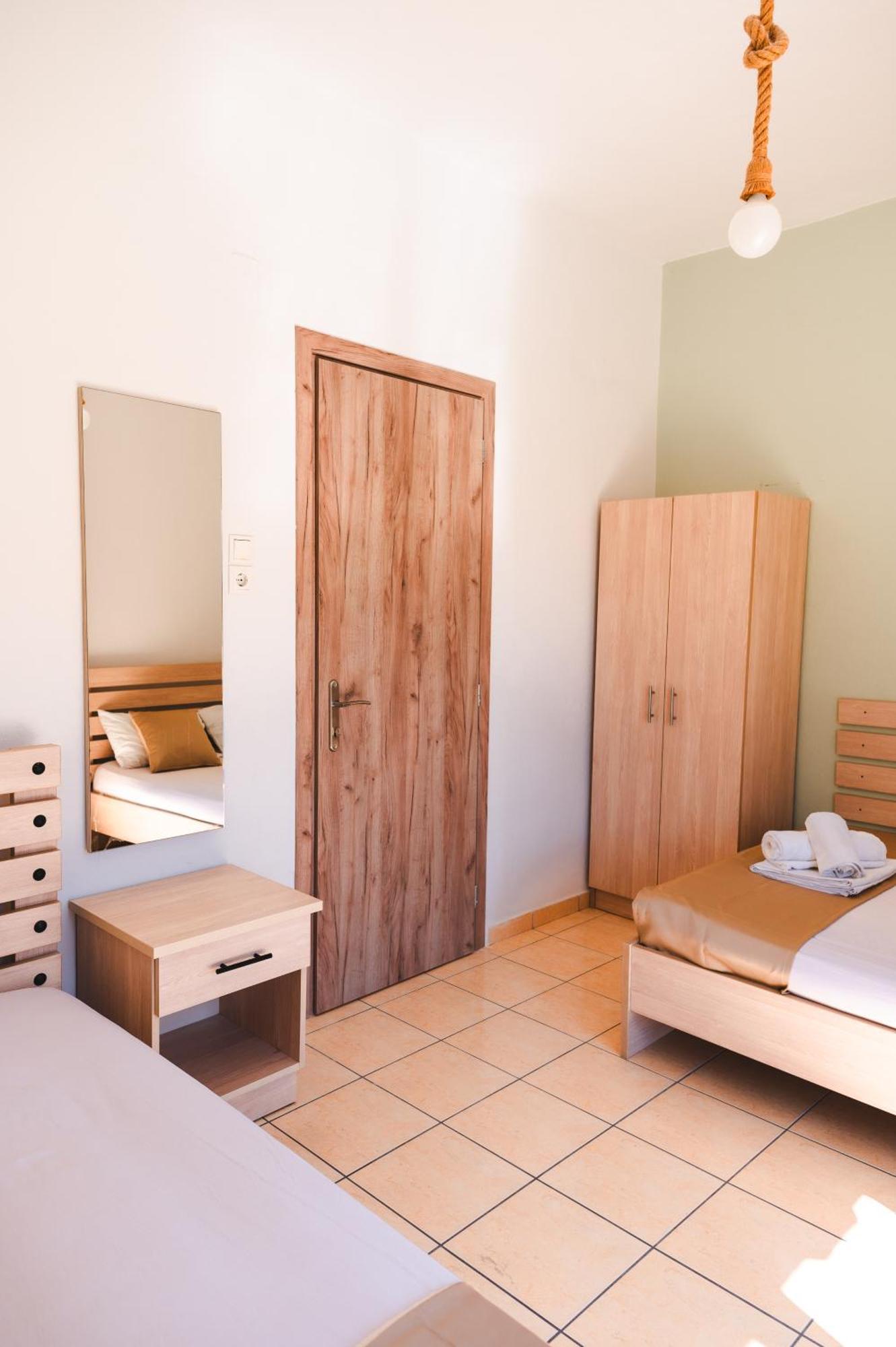 Paralía Μpasias Apartments מראה חיצוני תמונה