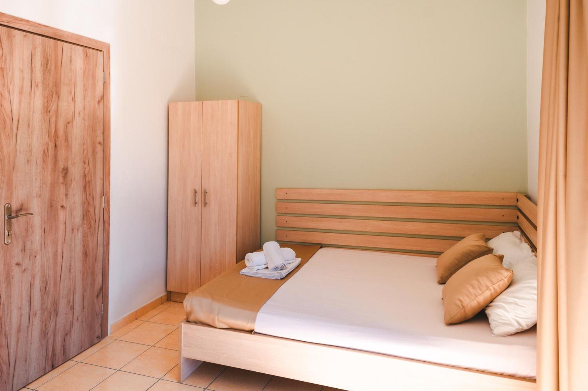Paralía Μpasias Apartments מראה חיצוני תמונה