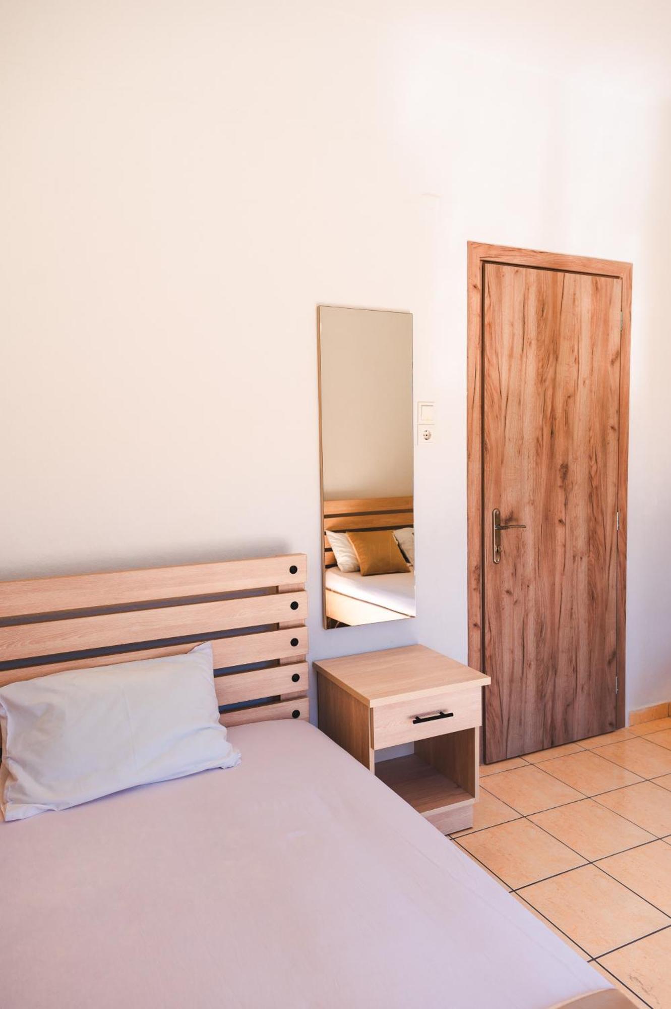 Paralía Μpasias Apartments מראה חיצוני תמונה