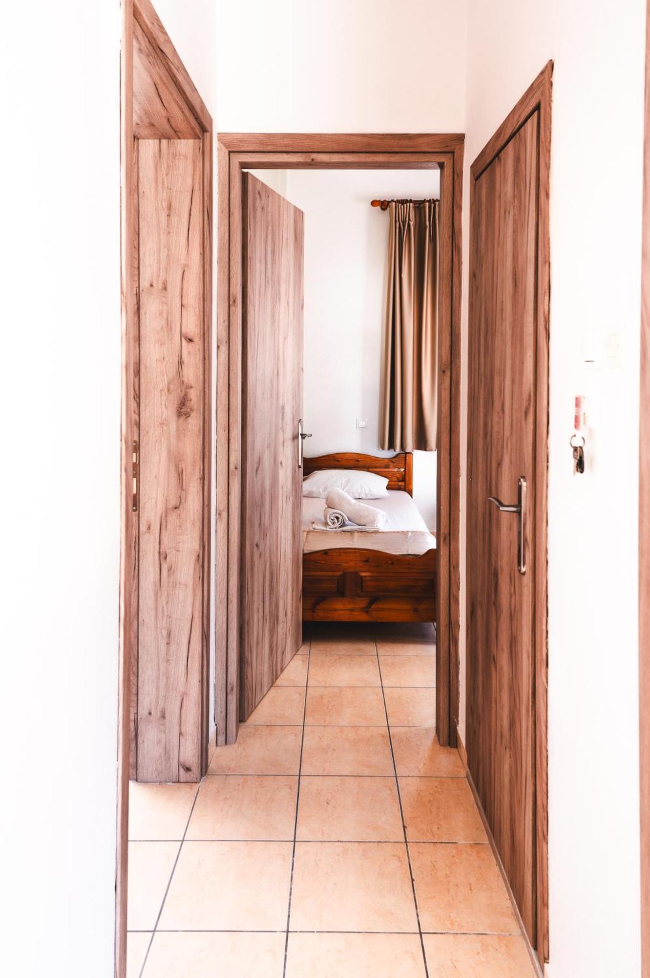 Paralía Μpasias Apartments מראה חיצוני תמונה