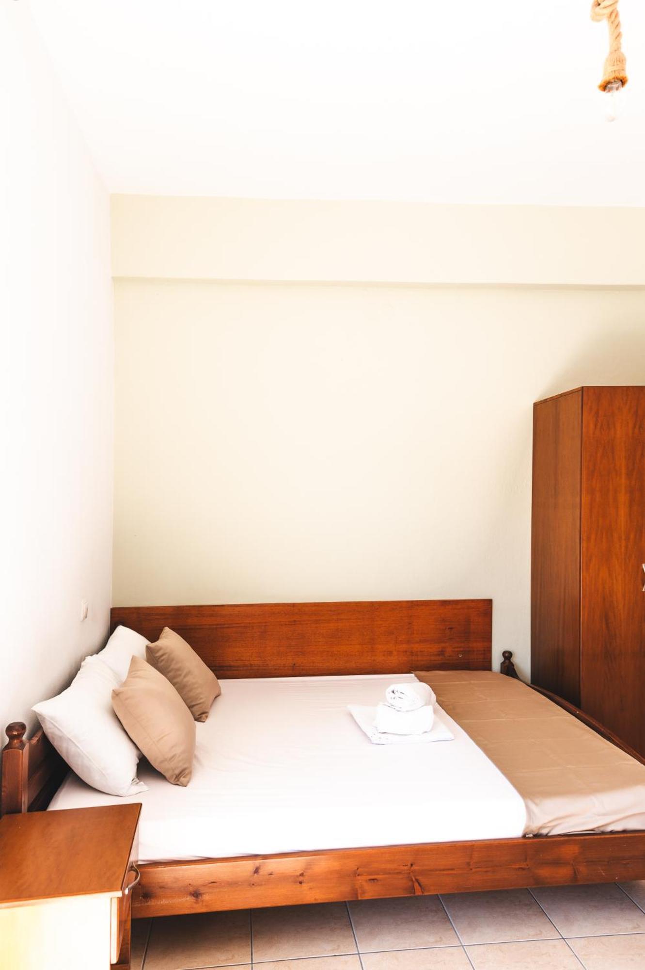 Paralía Μpasias Apartments מראה חיצוני תמונה